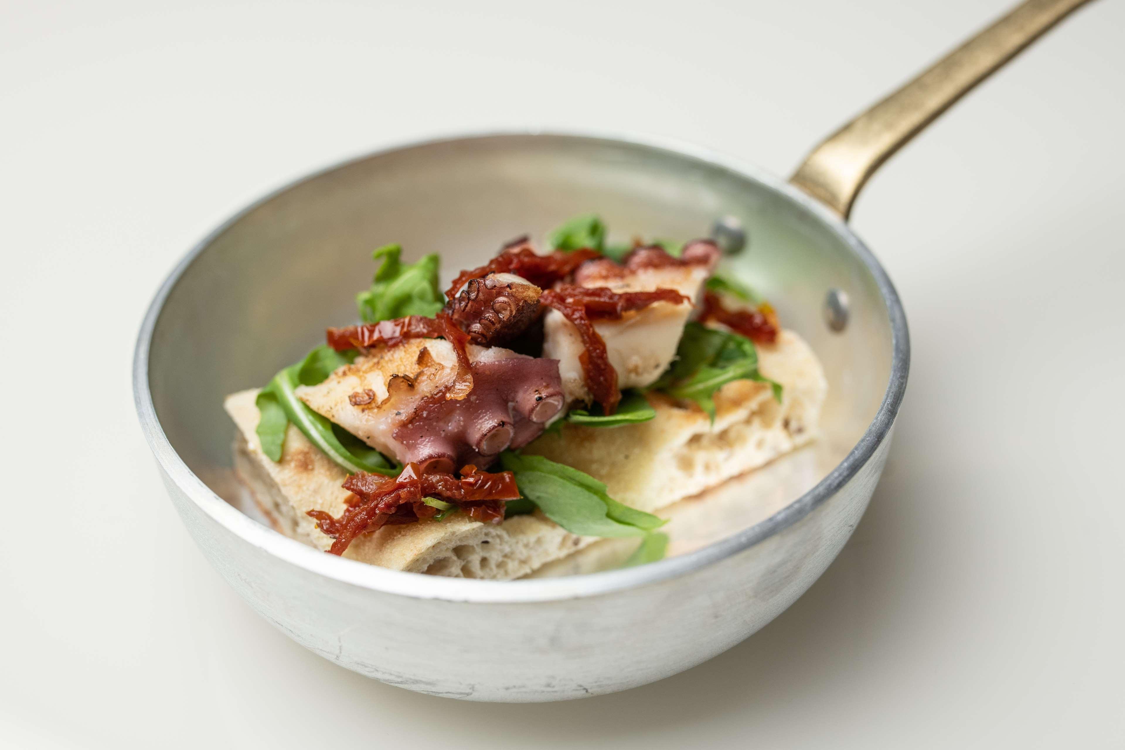 Radisson Collection Hotel, Palazzo Nani Velence Kültér fotó A dish of chicken liver with bacon and tarragon