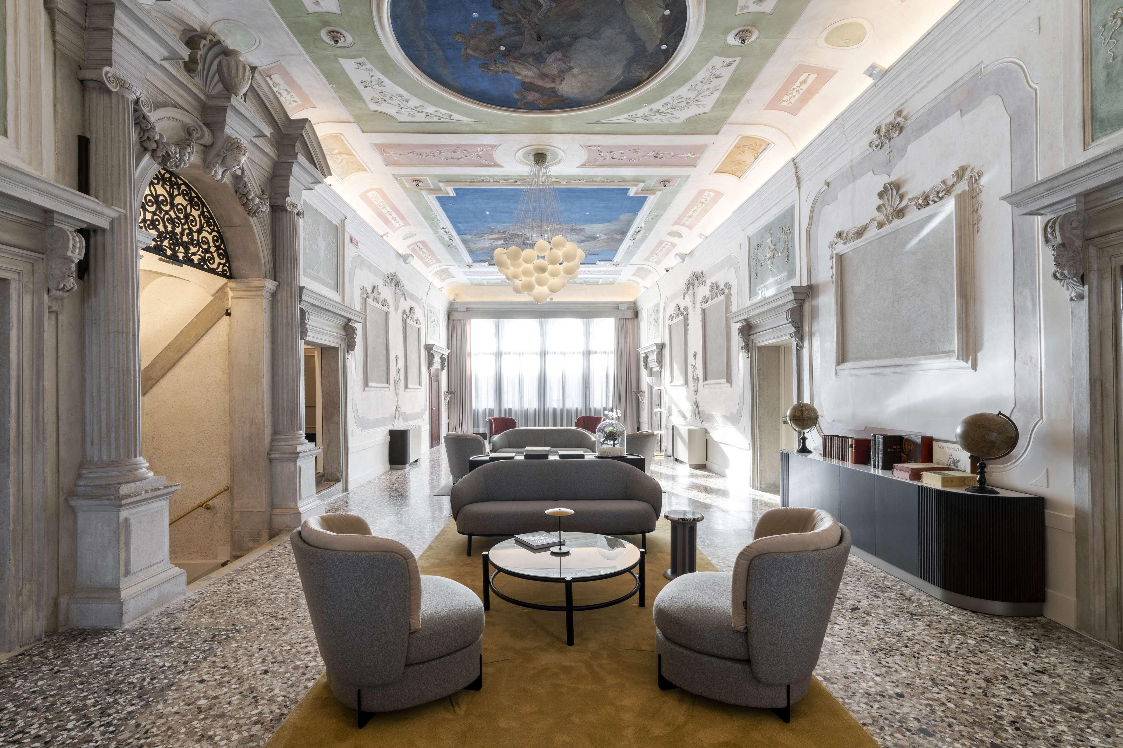Radisson Collection Hotel, Palazzo Nani Velence Kültér fotó The Library