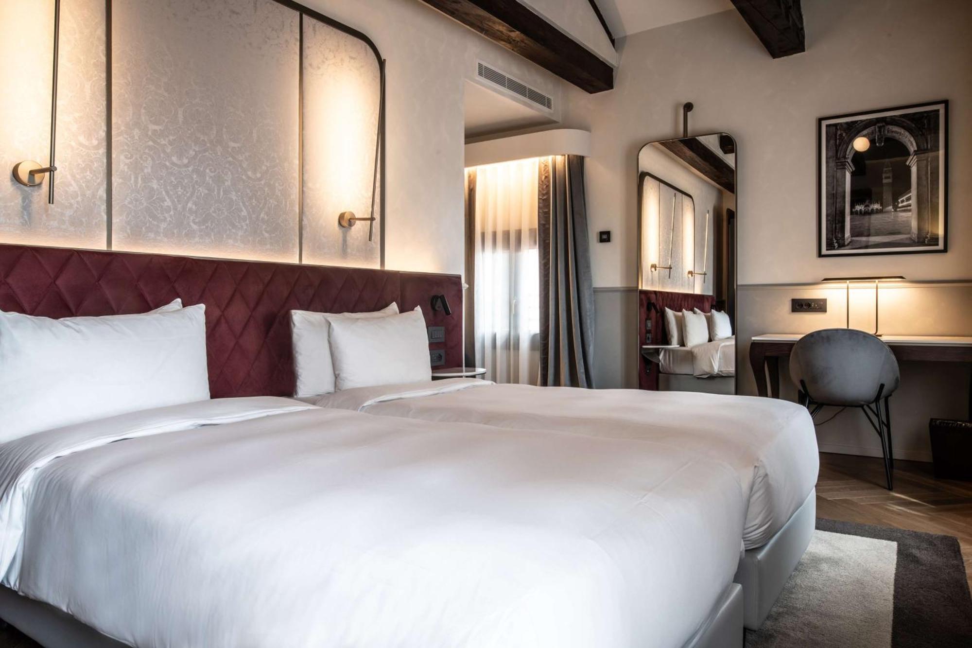 Radisson Collection Hotel, Palazzo Nani Velence Kültér fotó Deluxe room