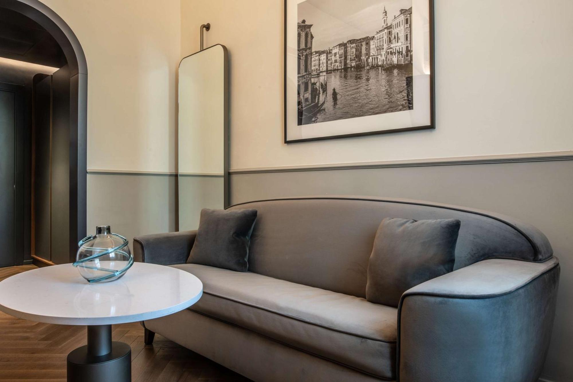 Radisson Collection Hotel, Palazzo Nani Velence Kültér fotó A sofa